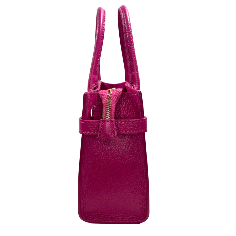 
                      
                        Bolso "Gaia" de Piel Genuina-Elegante a mano y bandolera-Color fucsia
                      
                    