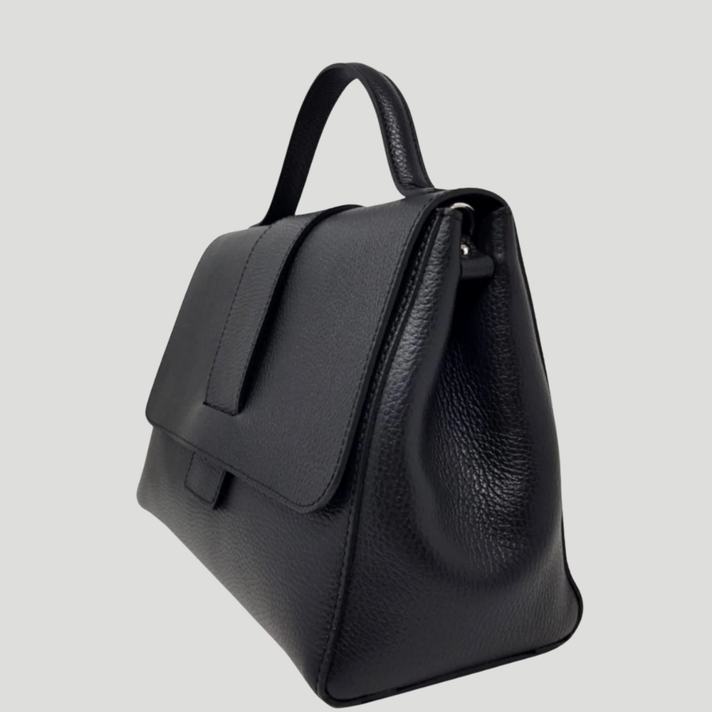 
                      
                        Borsa in vera Pelle "Letizia" - Design semplice ed elegante - Colore Nero
                      
                    