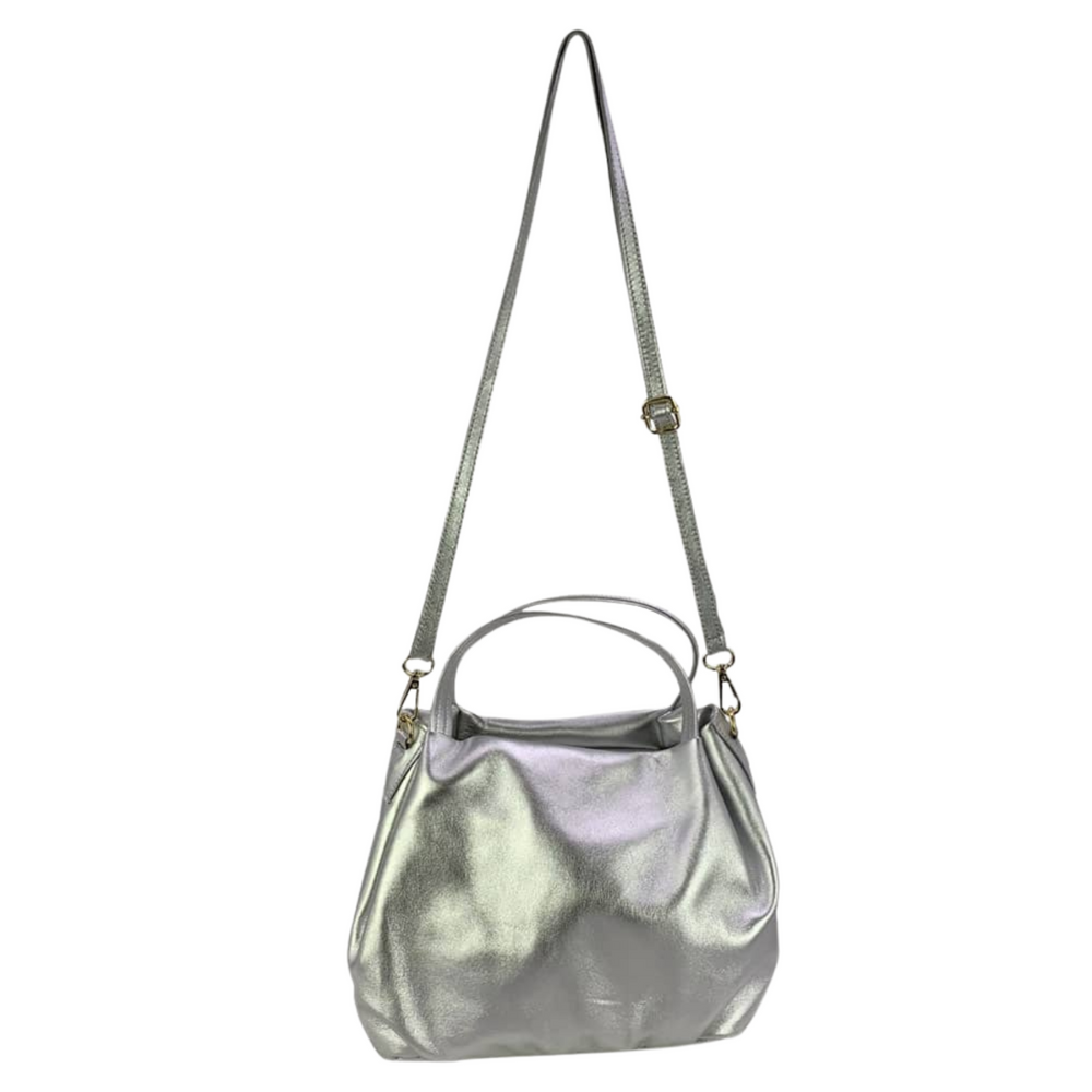 
                      
                        Borsa in vera Pelle "Aurora Metal " - Morbida Pelle Laminata - Colore Argento Laminato
                      
                    