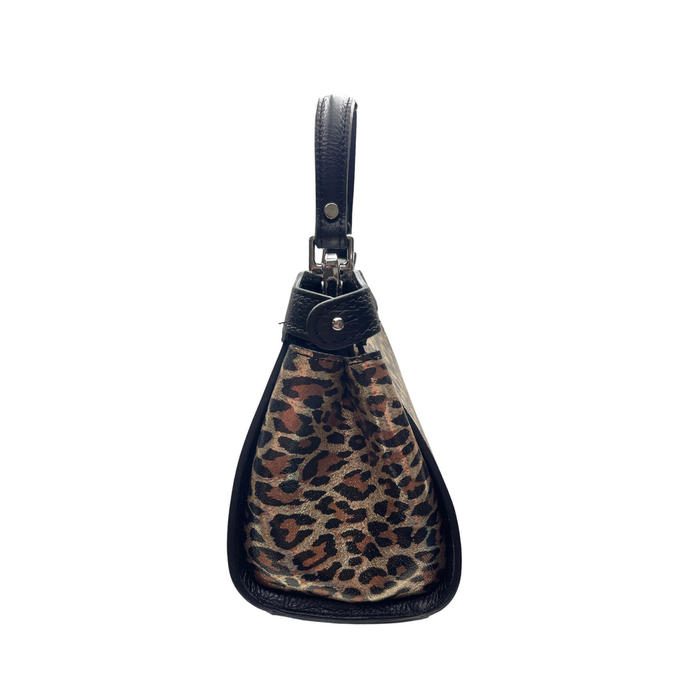 
                      
                        Borsa in vera Pelle "Selvaggia" - Elegante ed essenziale - Stile Animalier
                      
                    